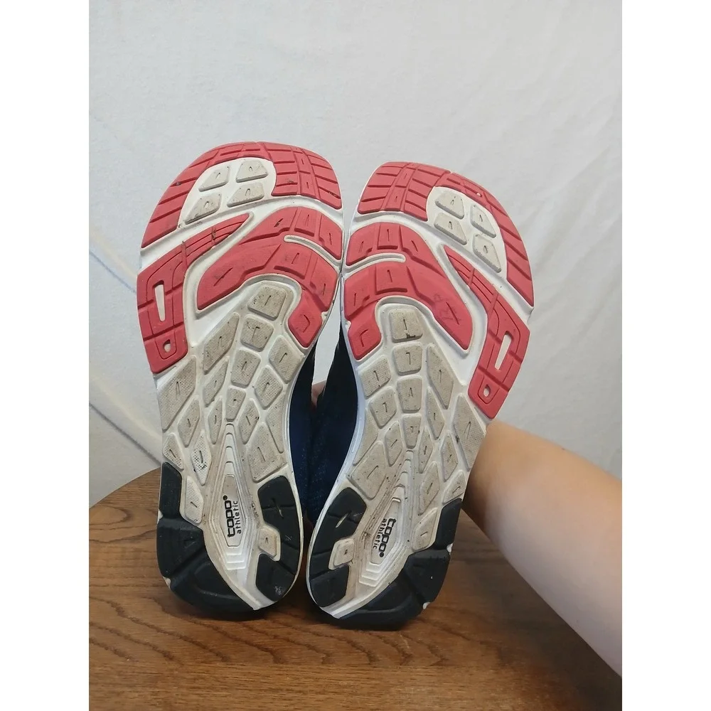 Topo athletic womens magnifly 2 size 10 0 drop minimal barefoot